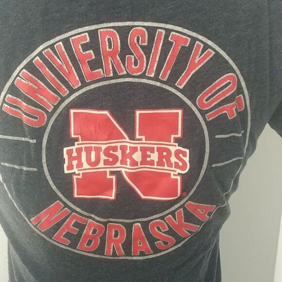Knights Apparel Cotton Poly Dark Grey V Neck Nebraska Huskers Tee S - Picture 4 of 10